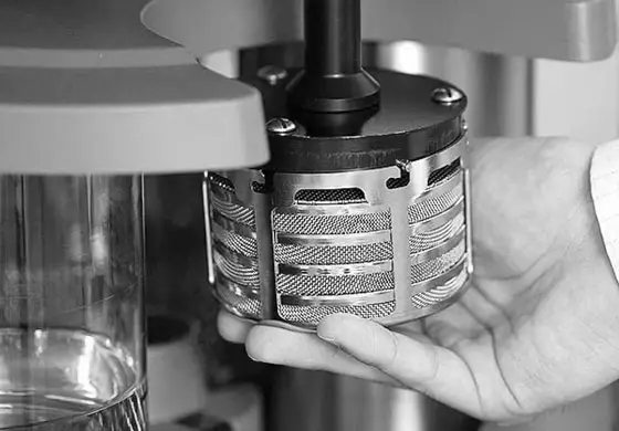 7. Cleaning the machine