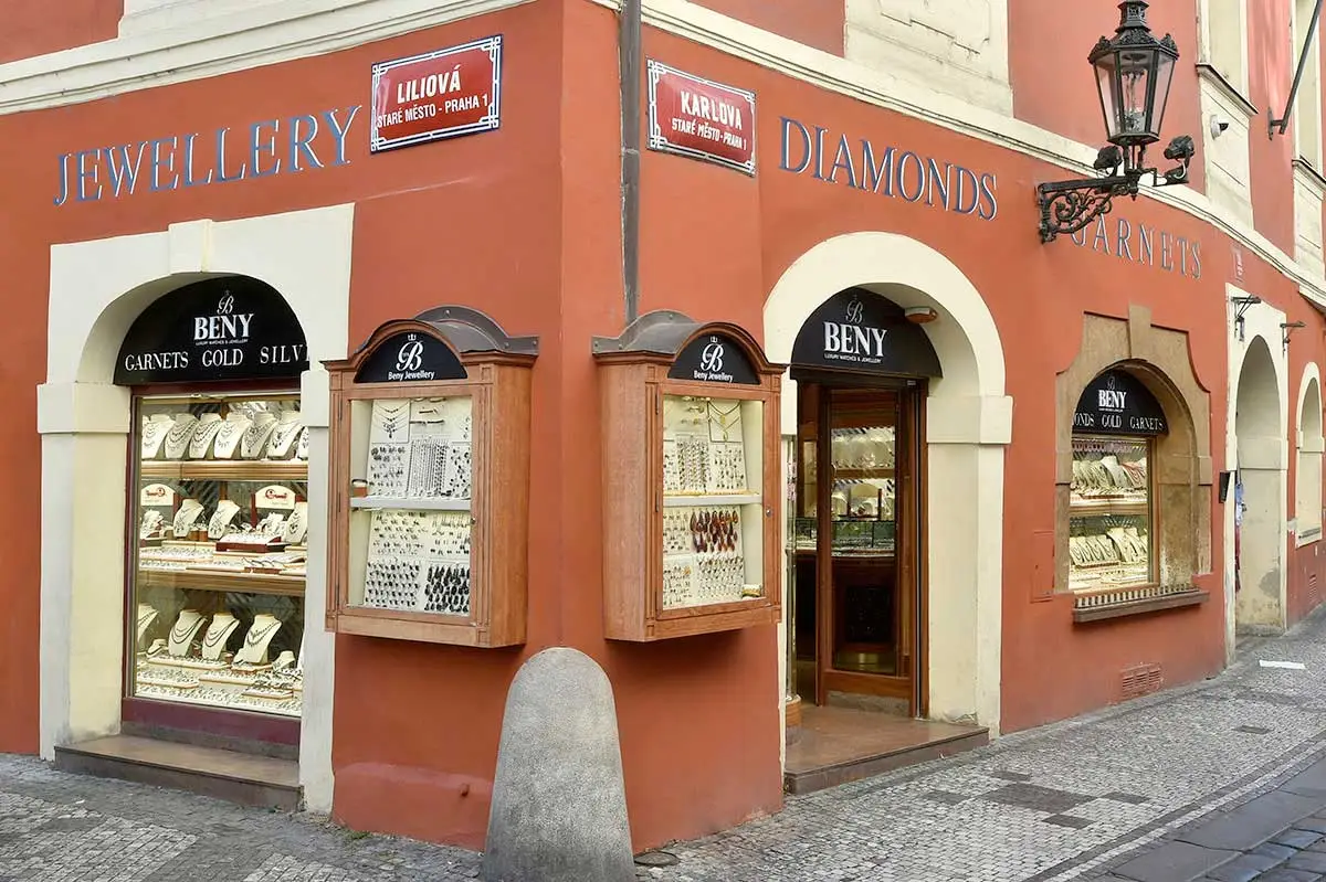 Expansion into the heart of Prague: new branch in Karlova Street