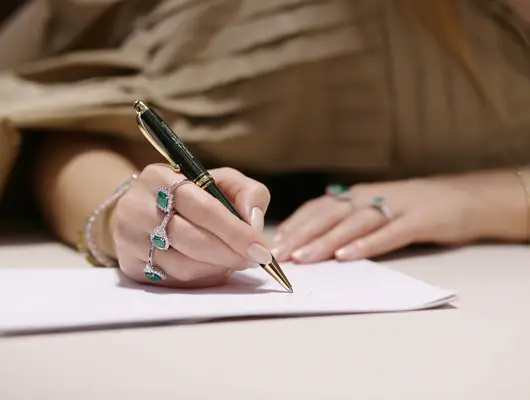 Choose a luxury pen that fits your hand