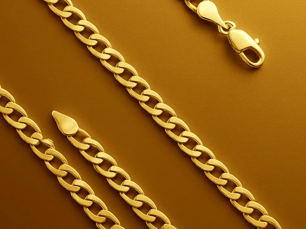 Types of necklaces: which pattern will accentuate your style?